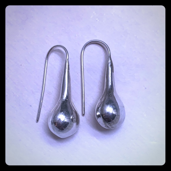 Jewelry - Vintage silver earrings